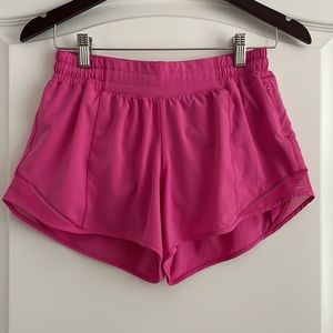 Lululemon Hotty Hot LR Shorts - Size 6